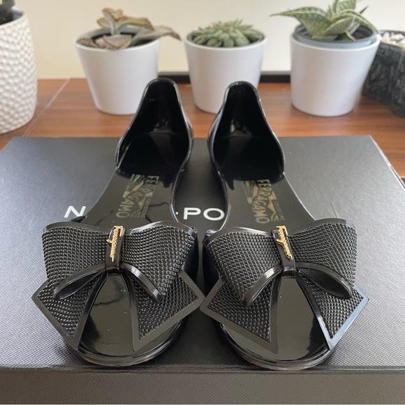 New As✨ Salvatore Ferragamo Jelly Flats - Authentic❣️Peep toe -signature bow🖤 - Picture 6 of 8